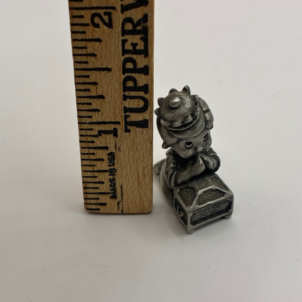 Vintage 1983 Hudson Fine Pewter Praying Child with Crown Treasure Chest Figurine - Picture 5 of 5